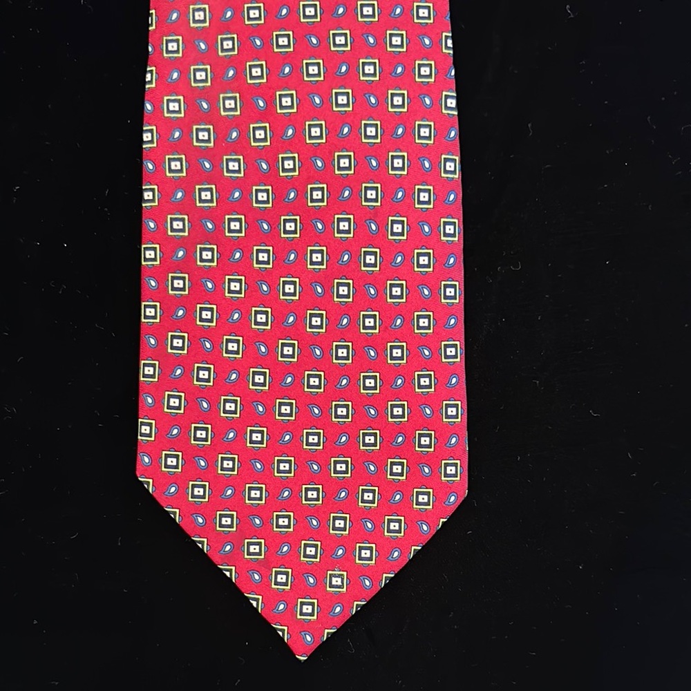 Vibrant Red and Green Silk Geometric Tie